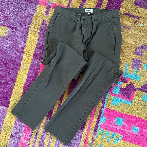 Taylor Stitch Men's Green Chinos - Picture 4 of 5